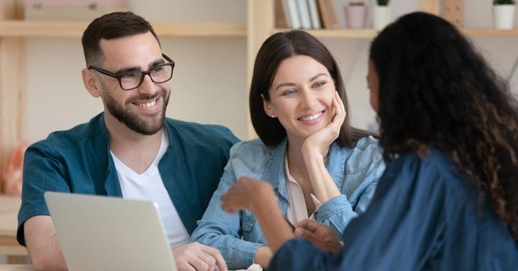 advisor-consultation-couple-is1257975838