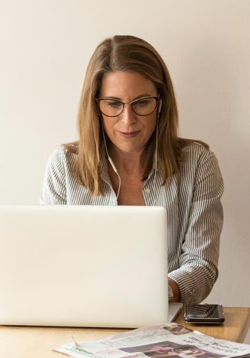 woman-real-estate-investor-2-section