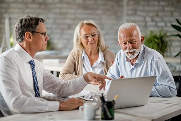 couple-planning-retirement-IS-1183998991