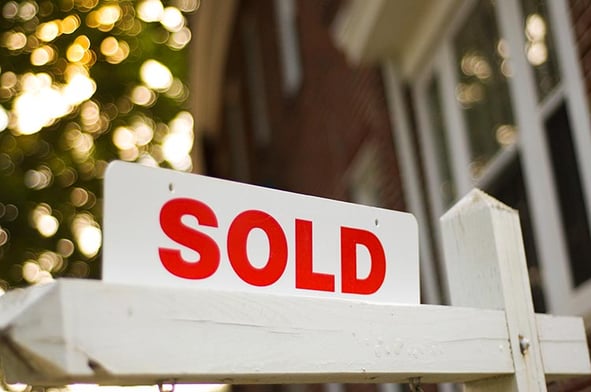 sold-sign-house-IS-92268246